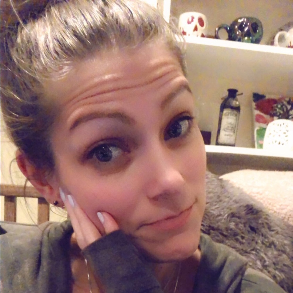 Meet your Posher, Jennifer